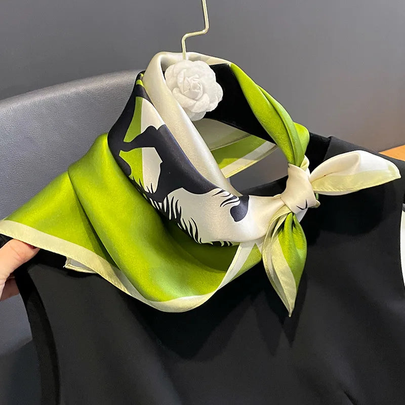 Hunde-Seidentuch „Royal Paw“ – 100% reine Seide